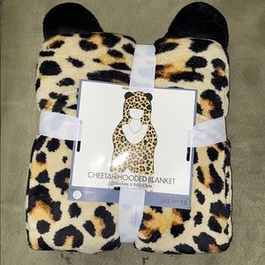Cheetah Hooded Blanket